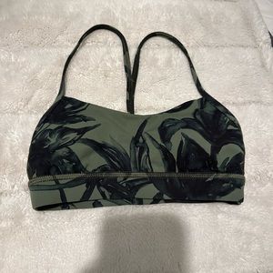 Lululemon Flow Y Nulu Bra Green Size 2